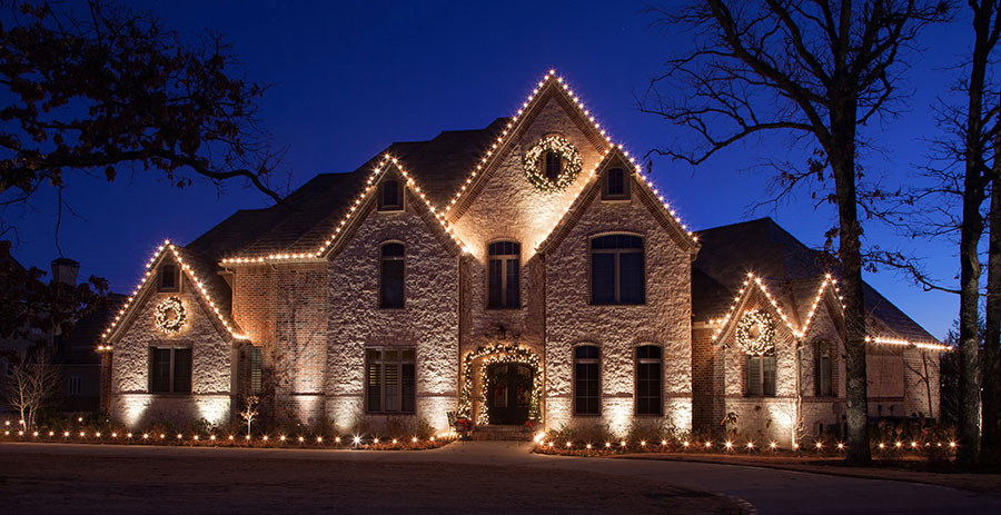 Decorating for the holidays can be a time-consuming and physically demanding task. Between climbing ladders, untangling lights, and ensuring your decorations look perfect, the process can quickly turn from festive fun to holiday stress. 